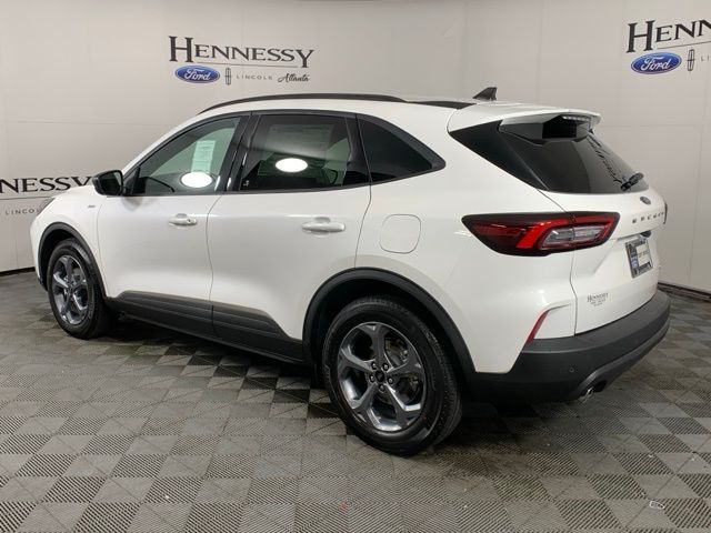 2025 Ford Escape ST-Line photo 4