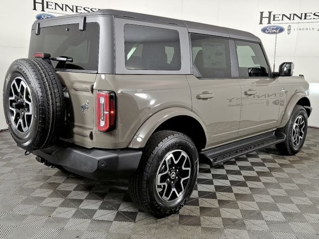 New 2025 Ford Bronco Outer Banks SUV