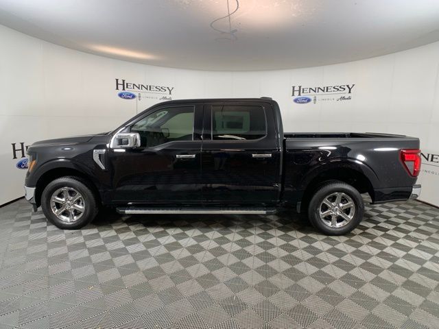 2025 Ford F-150 XLT photo 3