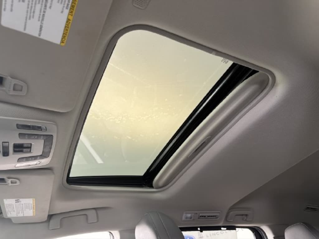 Used 2022 Toyota Sienna XLE Minivan/Van