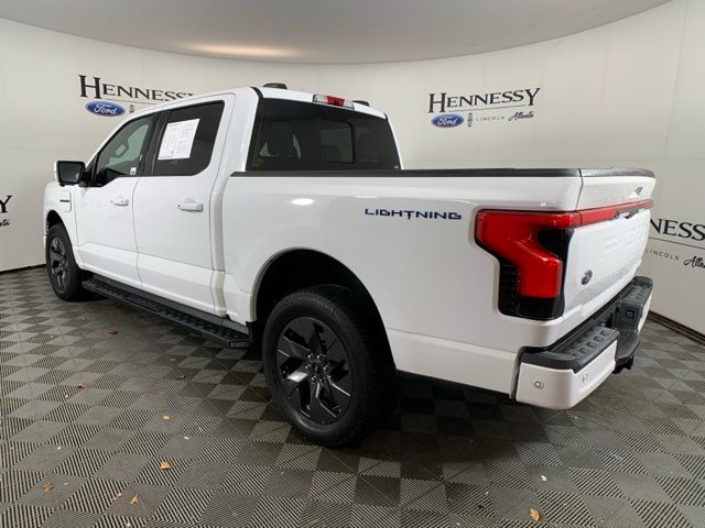 2023 Ford F-150 Lightning Lariat photo 3