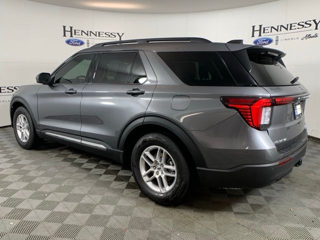 2025 Ford Explorer photo 4