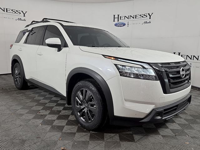 2022 Nissan Pathfinder SV photo 3