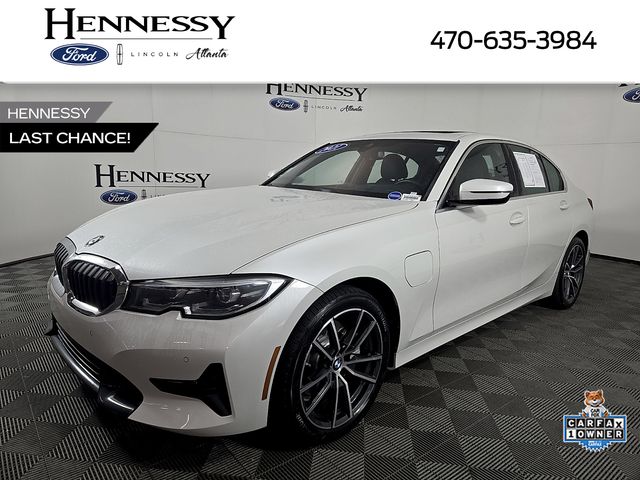 2021 BMW 3 Series 330e xDrive Sedan's photo