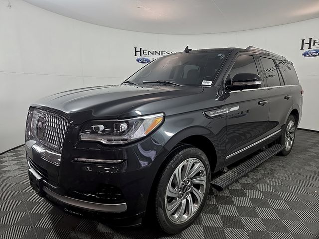 2024 Lincoln Navigator Premiere AWD's photo