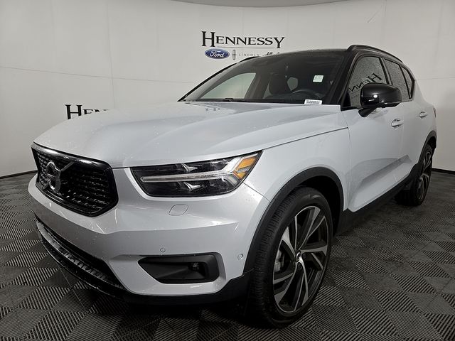 YV4AC2HM7N2681443