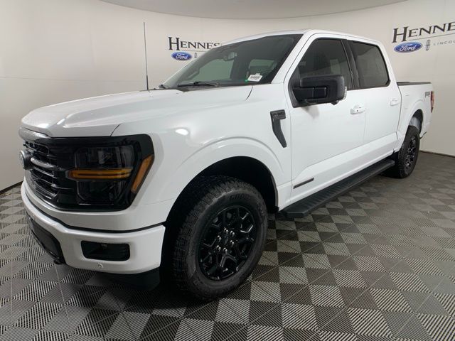 2025 Ford F-150 XLT photo 2