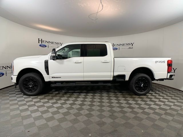 2025 Ford F-250 Lariat photo 3