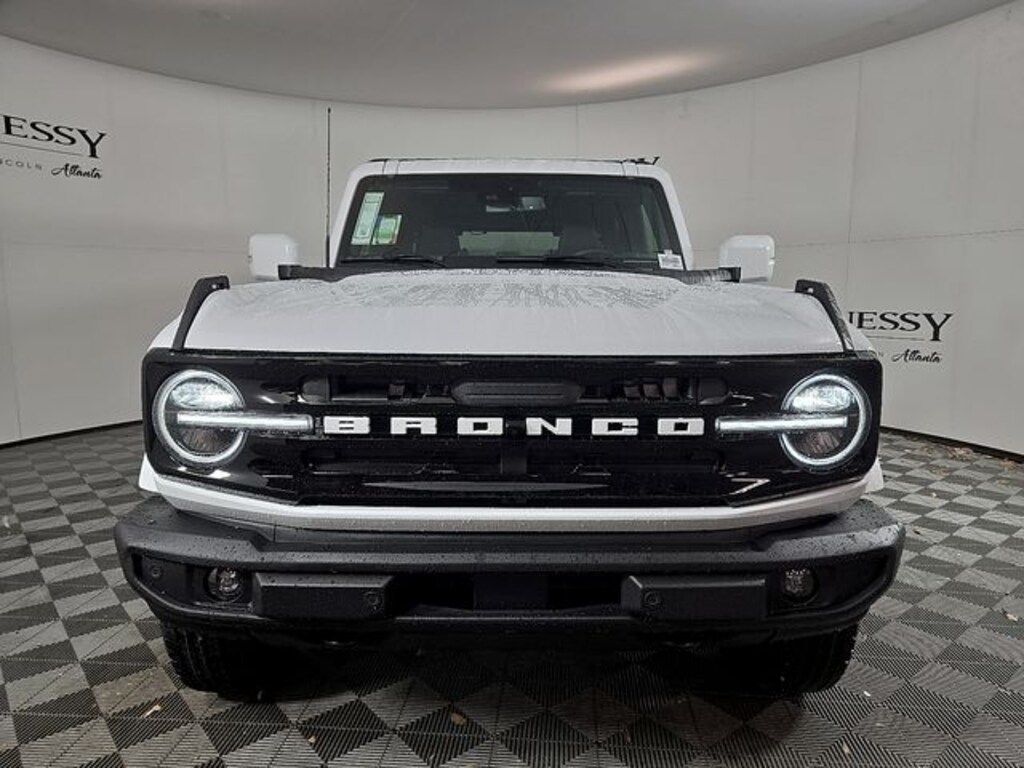 New 2025 Ford Bronco Outer Banks SUV