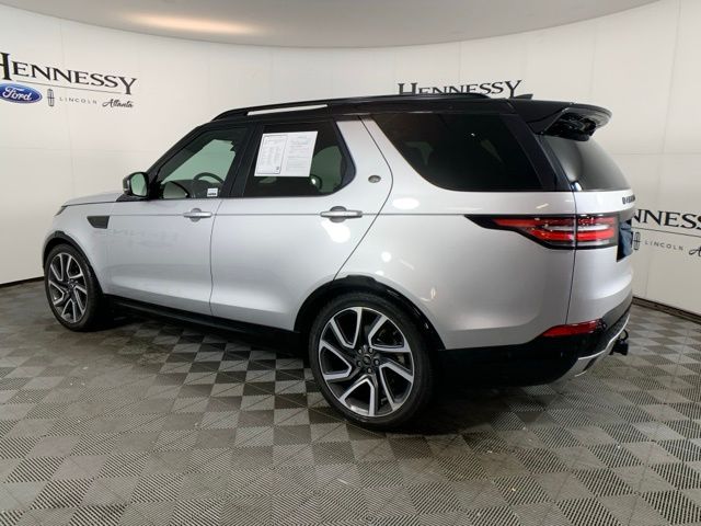 2017 Land Rover Discovery HSE Luxury photo 2