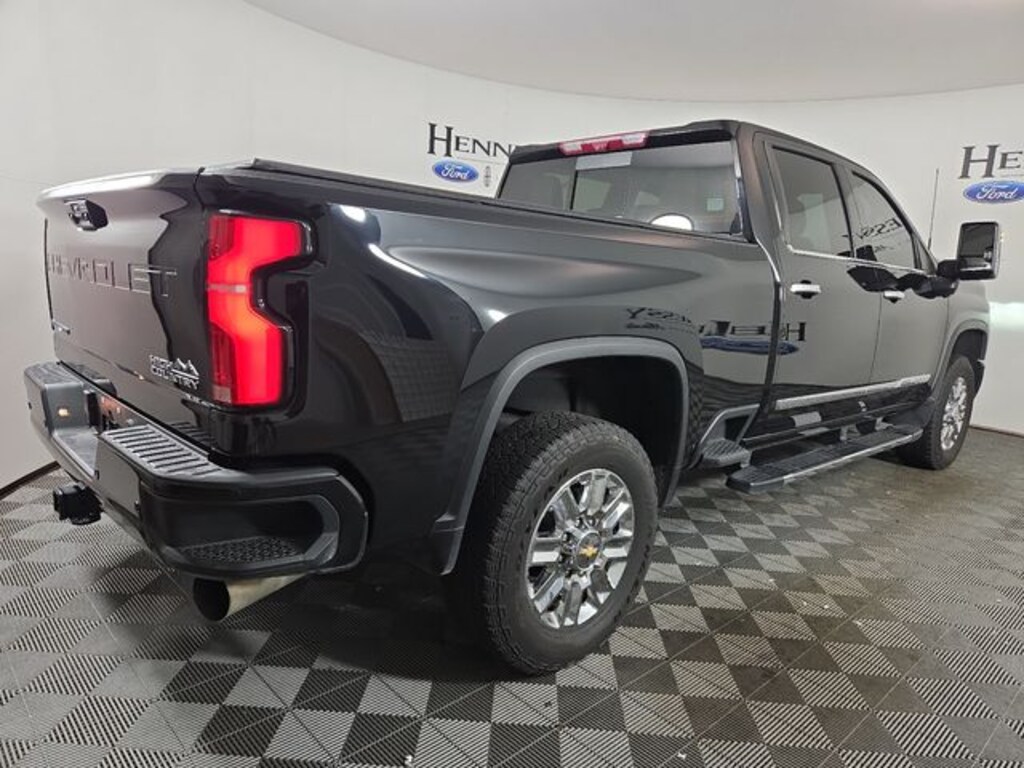 Used 2024 Chevrolet Silverado 2500 HD High Country Truck Crew Cab