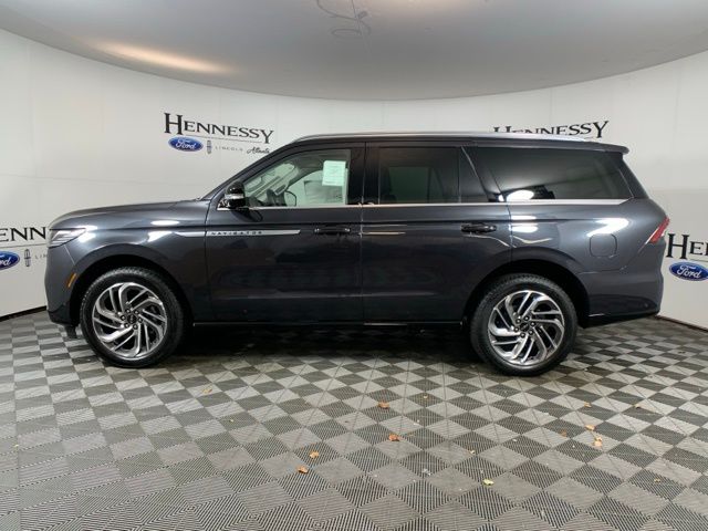 2025 Lincoln Navigator Reserve photo 3