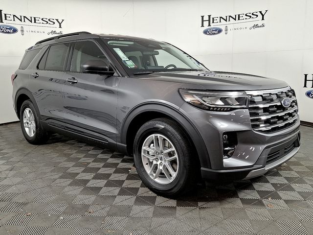 2026 Ford Explorer XLT photo 3