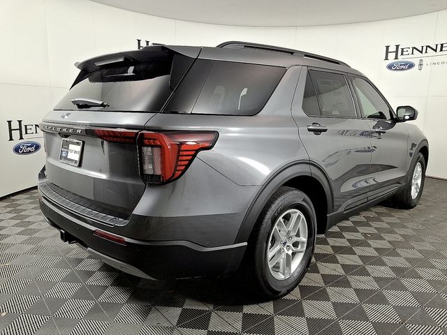 2026 Ford Explorer XLT photo 4