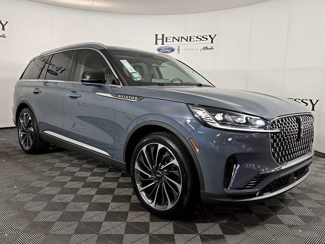 2025 Lincoln Aviator Reserve photo 3