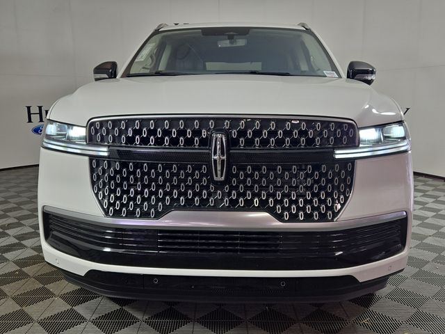 2025 Lincoln Navigator Reserve photo 2
