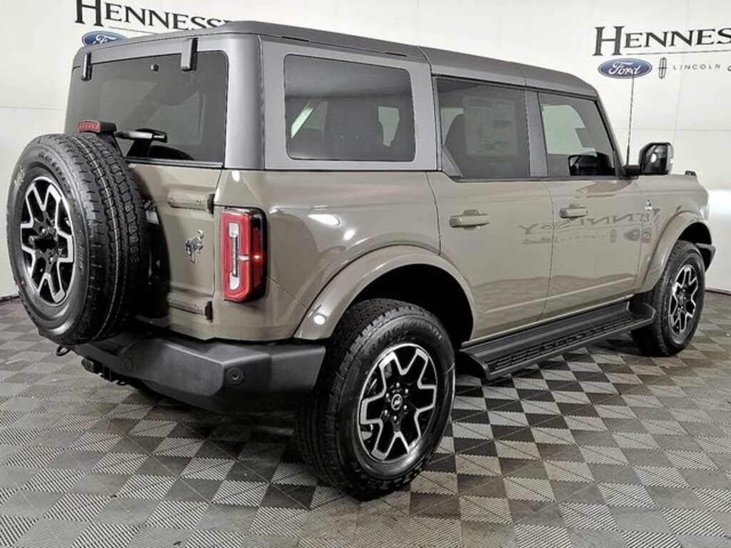 New 2025 Ford Bronco Outer Banks SUV