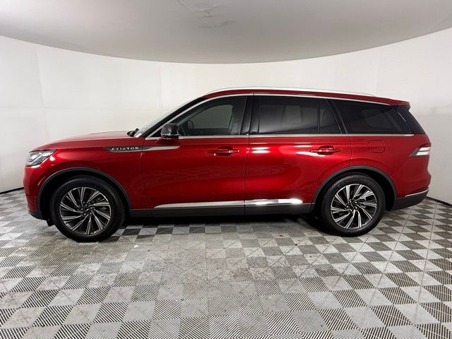 2025 Lincoln Aviator Premiere photo 3