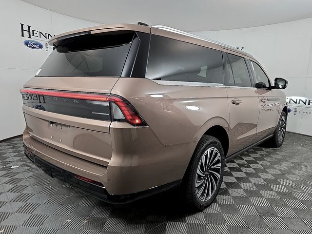 2025 Lincoln Navigator Black Label photo 2