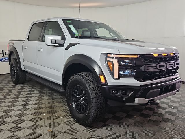 2025 Ford F-150 Raptor photo 3