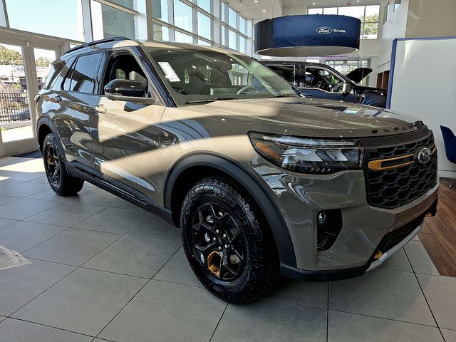 2026 Ford Explorer photo 3