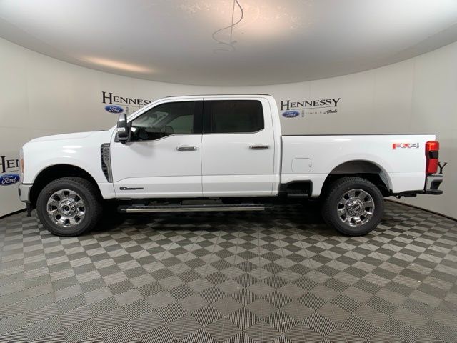 2025 Ford F-250 photo 3