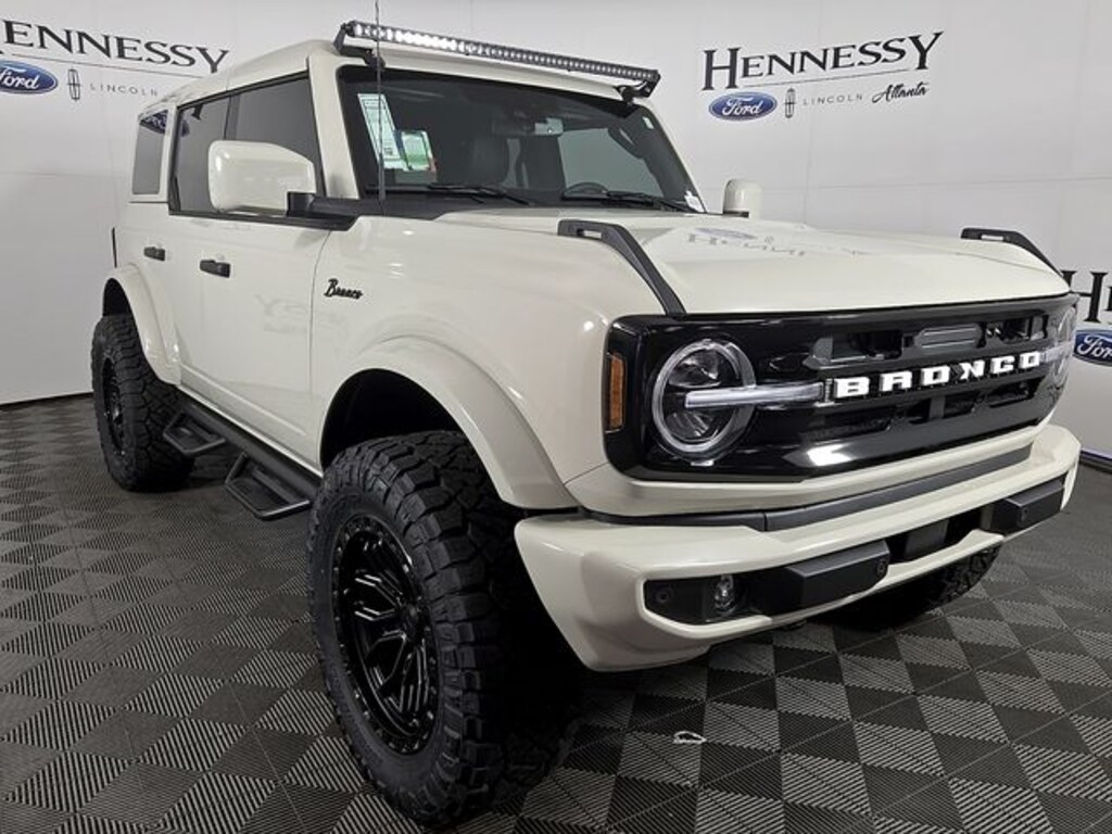 New 2026 Ford Bronco Outer Banks SUV