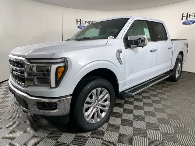 2025 Ford F-150 Lariat photo 2