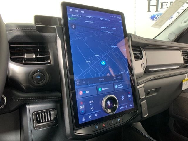 2025 Ford F-150 Lightning Flash - Photo 17