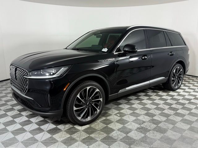 2025 Lincoln Aviator Reserve photo 2