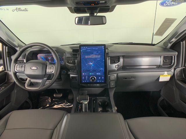2025 Ford F-150 Lightning Flash - Photo 26