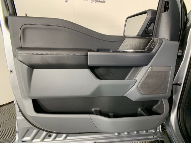 2025 Ford F-150 Lightning Flash - Photo 32