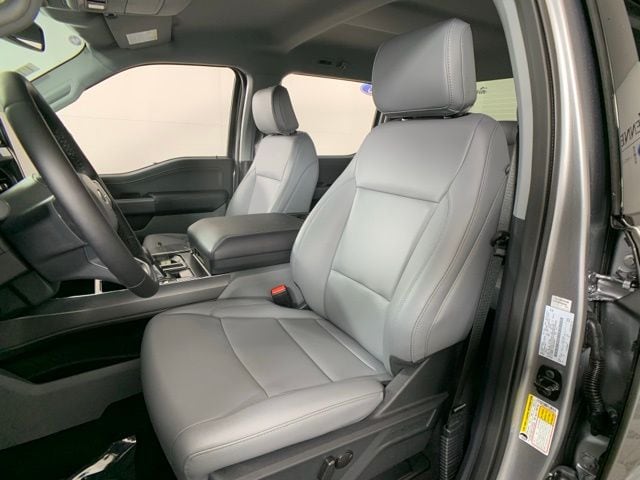 2025 Ford F-150 Lightning Flash - Photo 19