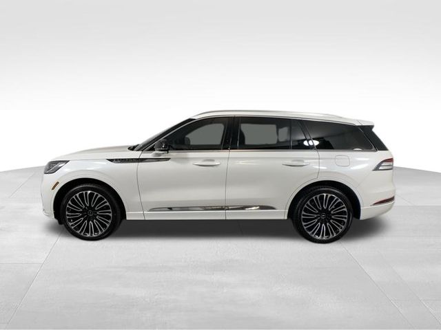 2025 Lincoln Aviator Black Label photo 3