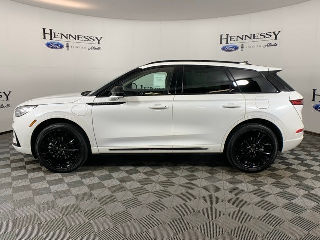 2025 Lincoln Corsair Grand Touring photo 3