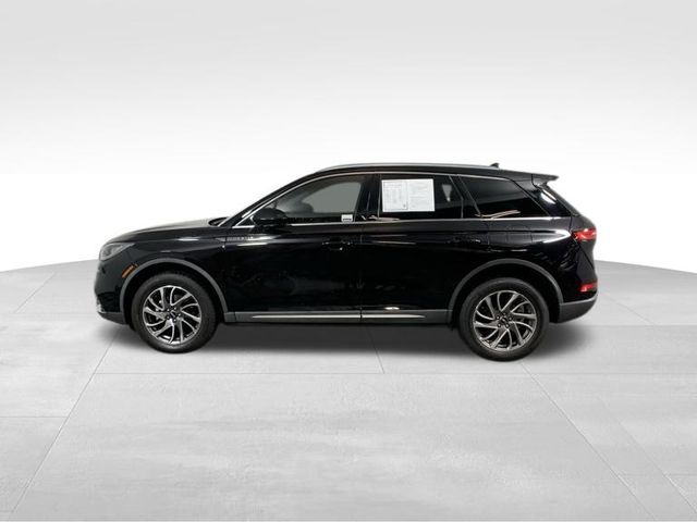 2021 Lincoln Corsair Standard photo 3