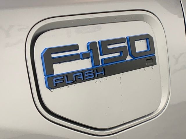 2025 Ford F-150 Lightning Flash - Photo 13