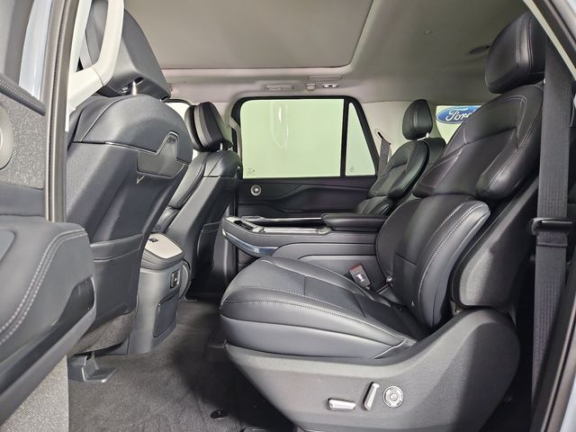 2025 Lincoln Navigator Reserve L - Photo 10