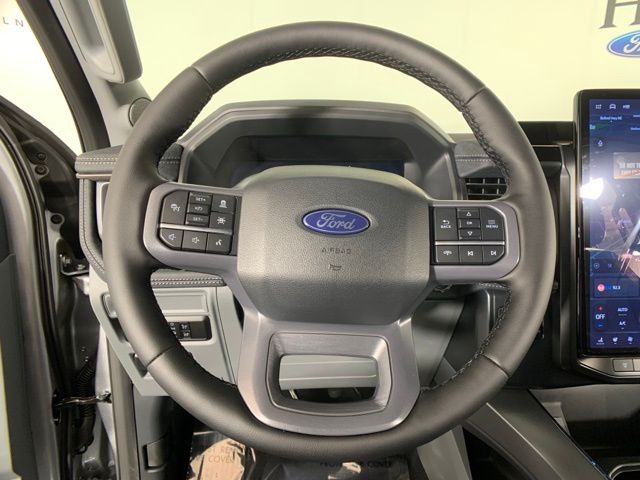 2025 Ford F-150 Lightning Flash - Photo 29