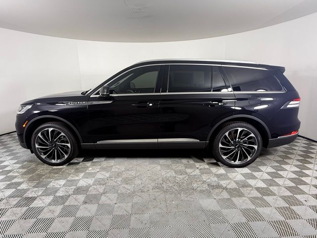 2025 Lincoln Aviator Reserve photo 3