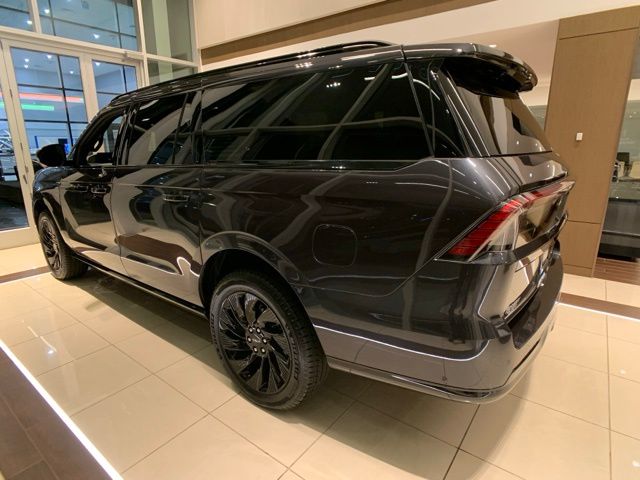 2025 Lincoln Navigator L Reserve photo 3