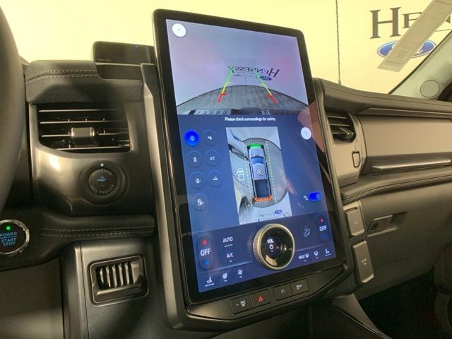 2025 Ford F-150 Lightning Flash - Photo 15