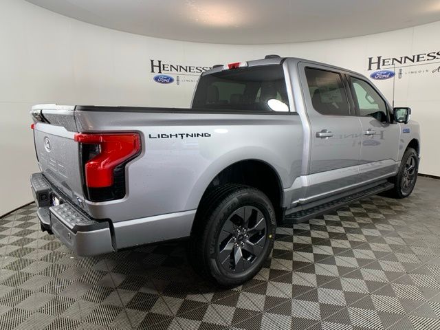 2025 Ford F-150 Lightning Flash - Photo 8