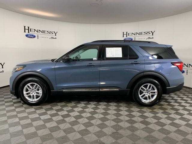2025 Ford Explorer photo 3