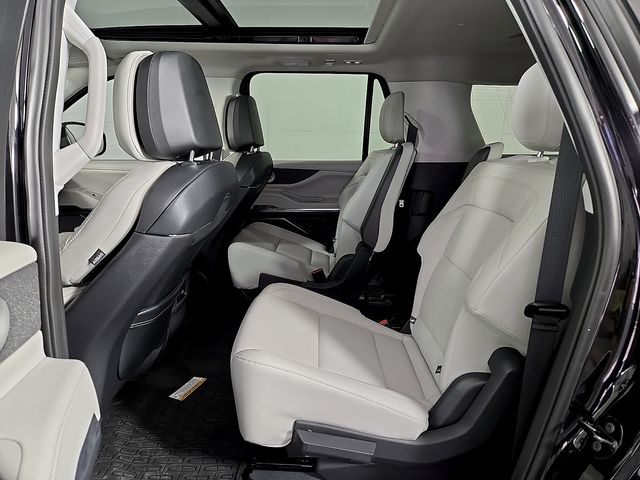 2025 Lincoln Navigator Reserve L - Photo 7
