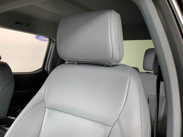 2025 Ford F-150 Lightning Flash - Photo 18