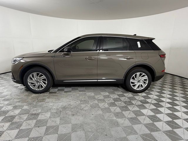 2025 Lincoln Corsair Premiere photo 3