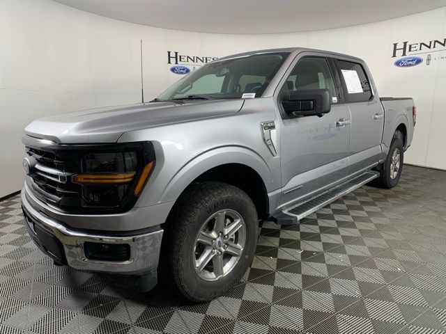2024 Ford F-150 XLT photo 2