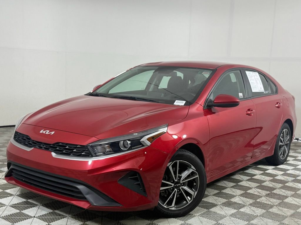 2022 Kia Forte LXS photo 2