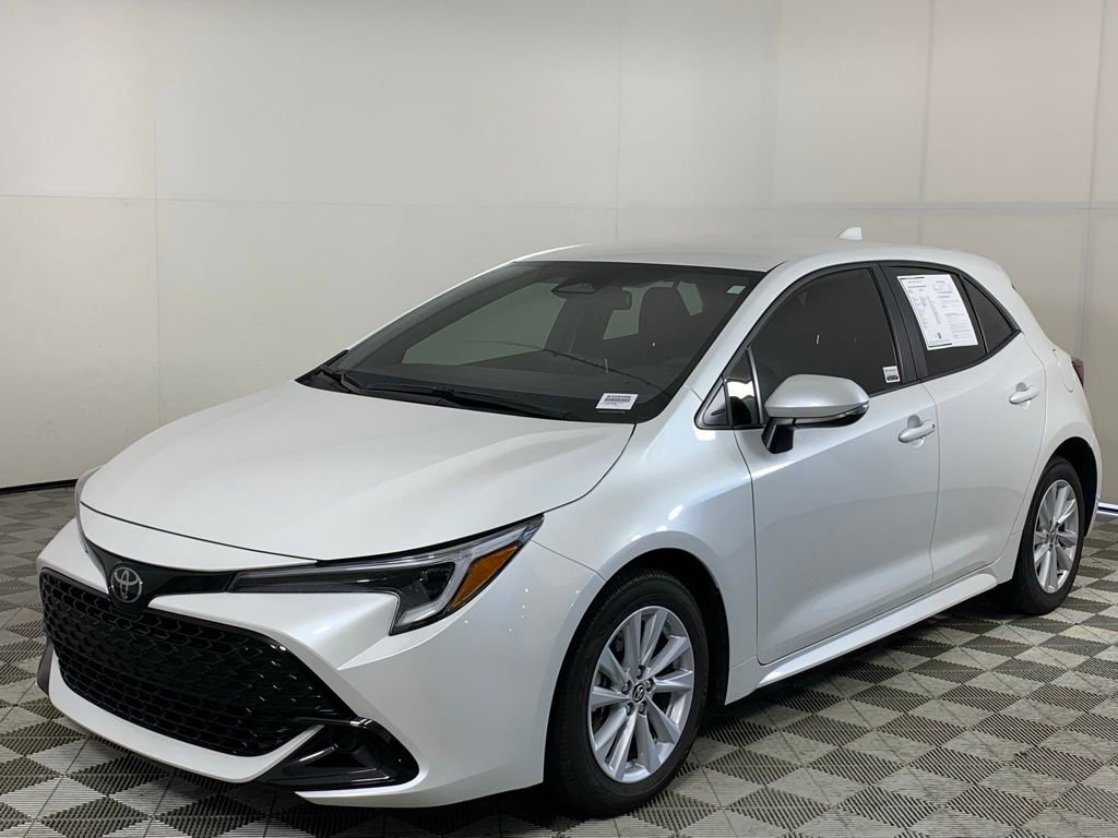 2023 Toyota Corolla SE photo 3